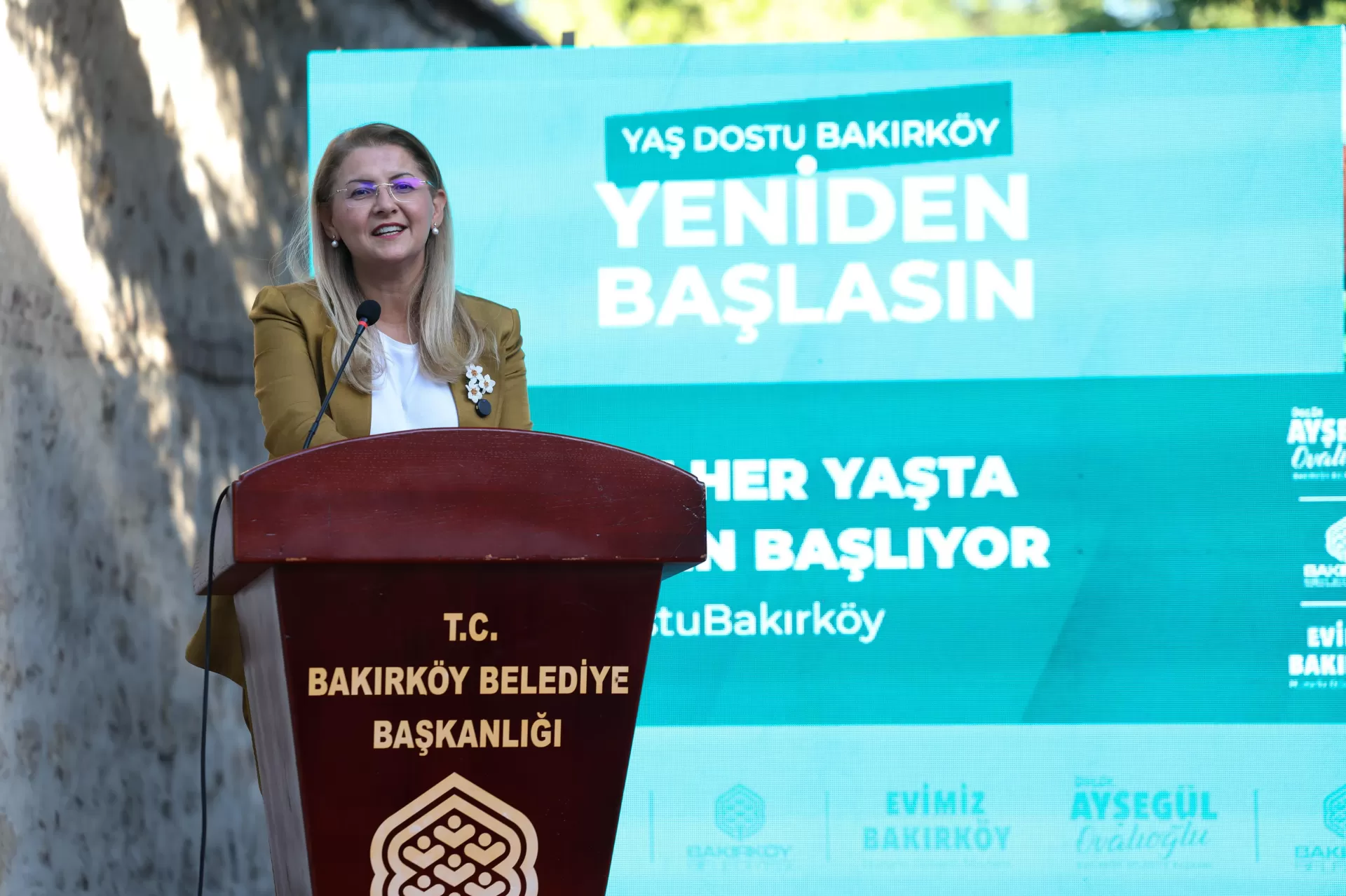 BAKIRKÖY’E “YAŞ DOSTU KENT” VİZYONU