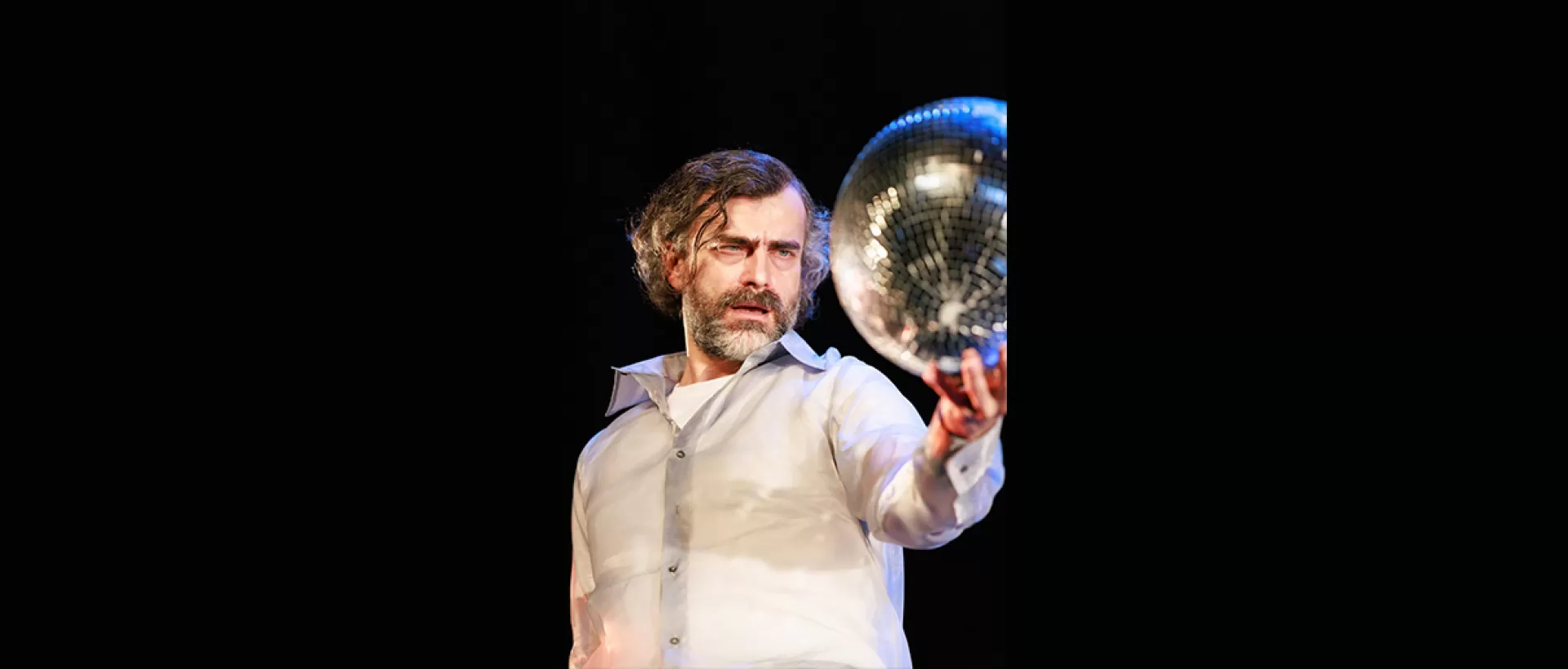 ''Çirkin'' Oyunu Bakırköy Belediye Tiyatroları Sahnesinde Gösterime Başladı