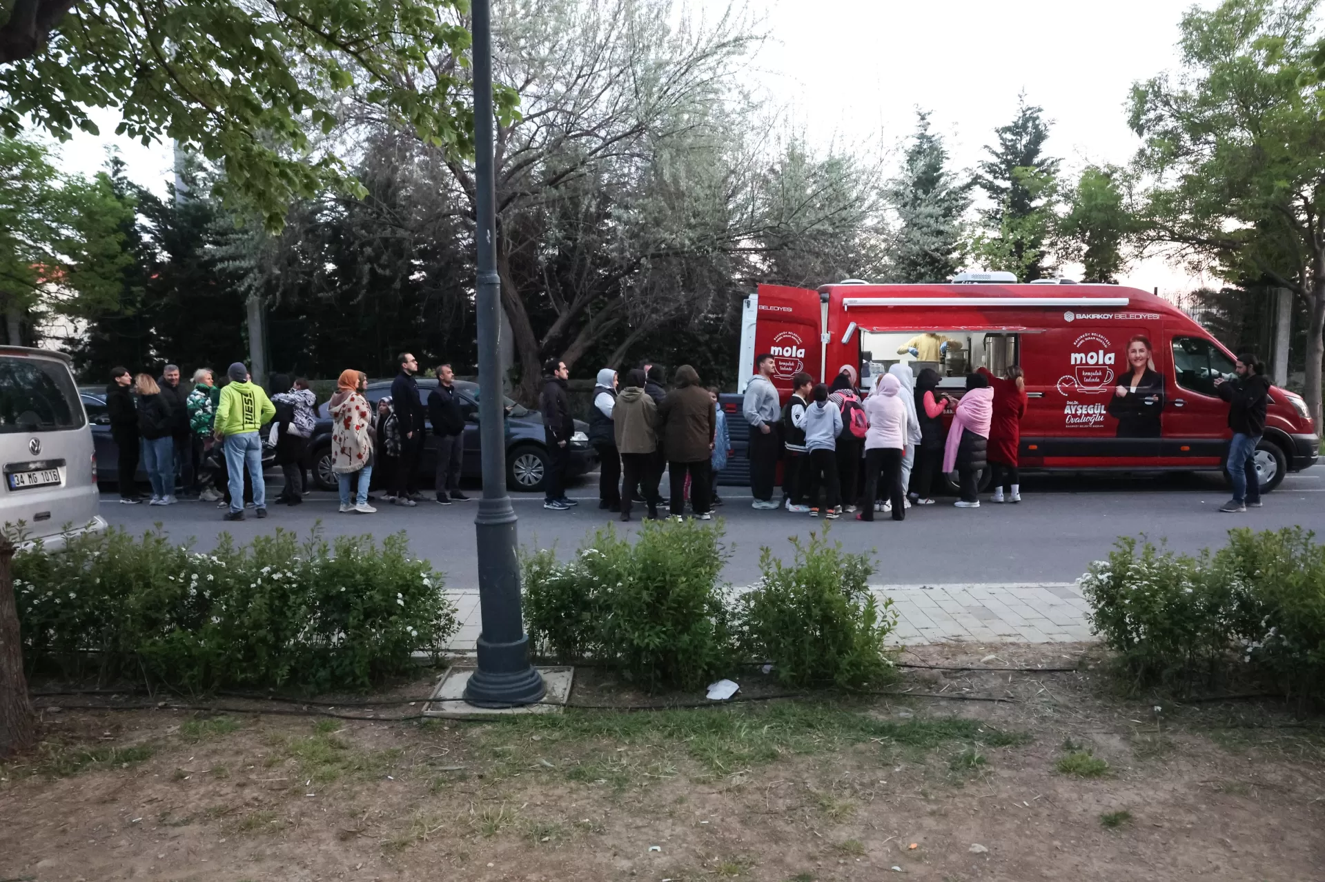 BAKIRKÖY BELEDİYESİ DEPREME KARŞI TÜM BİRİMLERİYLE SAHADAYDI
