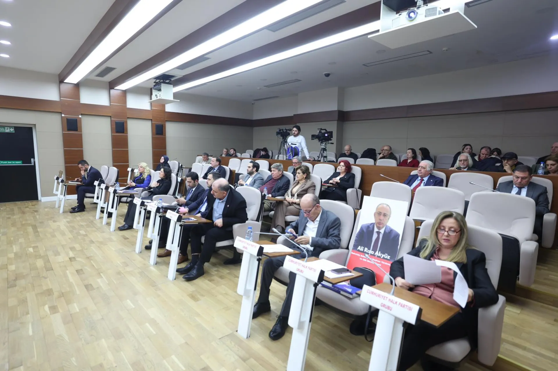 BAŞKAN OVALIOĞLU’NDAN EMEKLİLERE MÜJDE