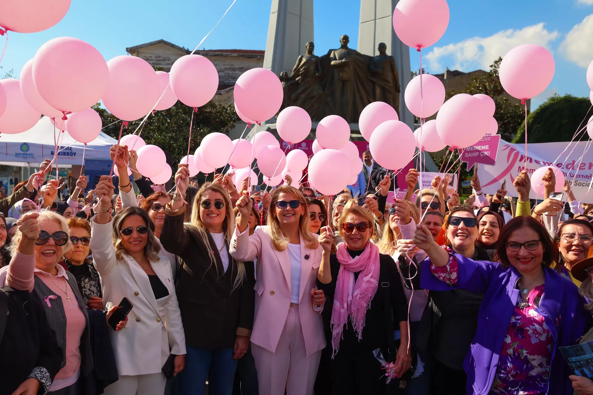 PEMBE BALONLAR FARKINDALIK İÇİN BAKIRKÖY’DEN UÇURULDU