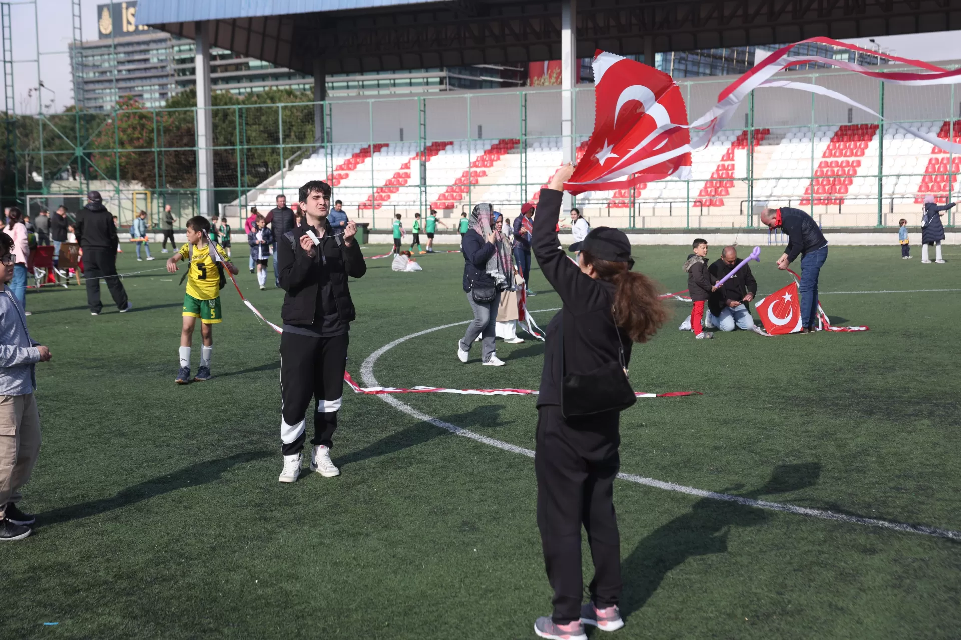 “BAKIRKÖY EGEMENLİK FESTİVALİ” 23 NİSAN’IN COŞKU DOLU RUHUNU YAŞATTI
