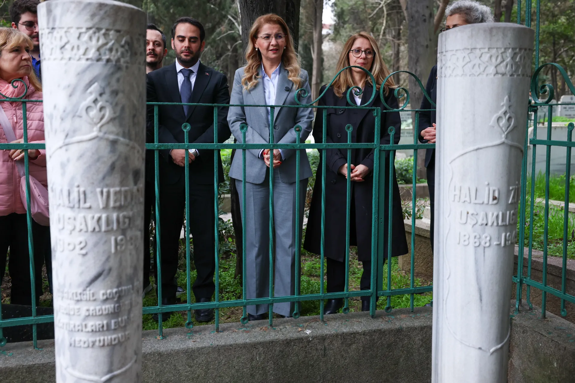 HALİD ZİYA UŞAKLIGİL MEZARI BAŞINDA ANILDI