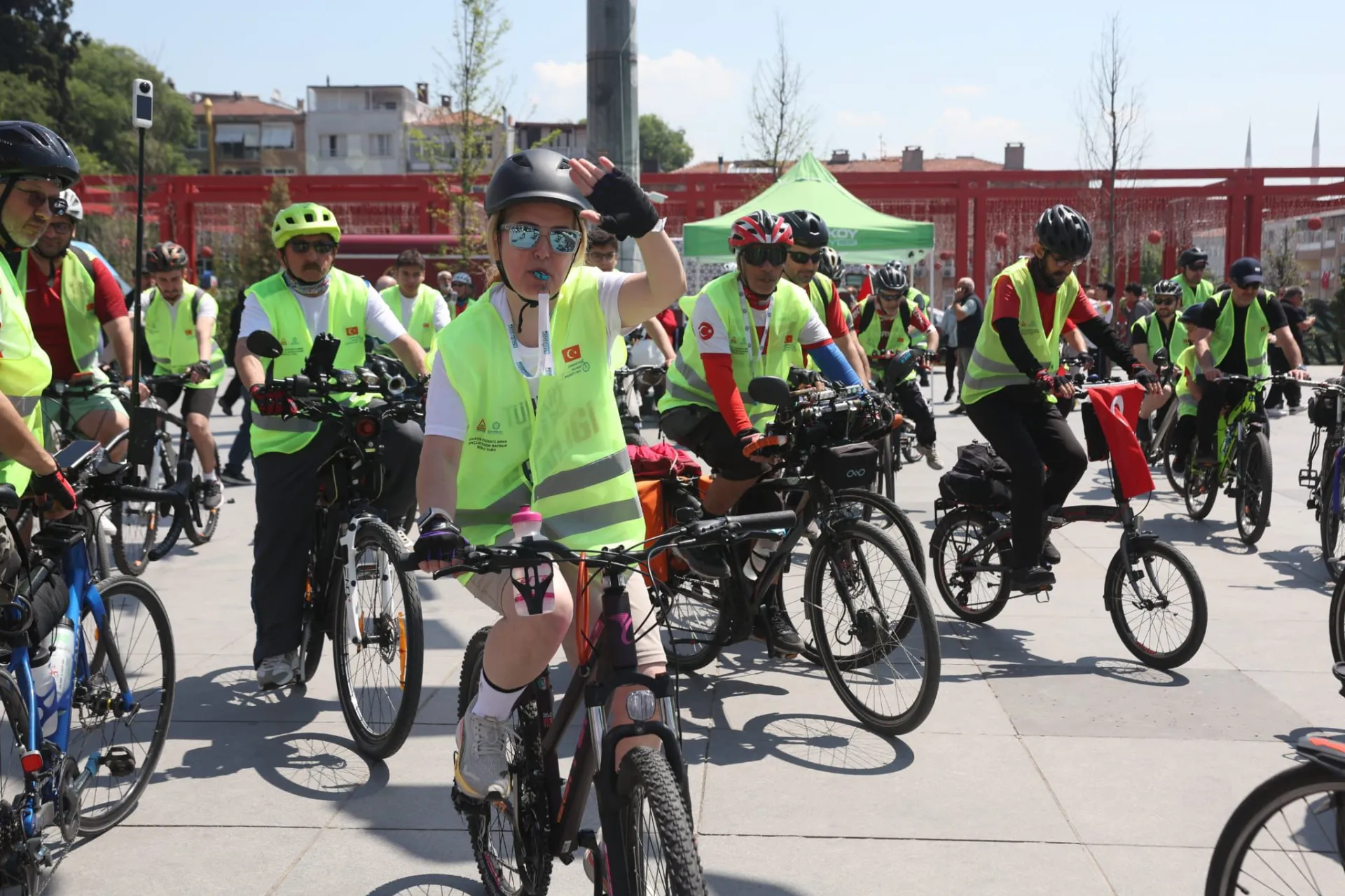 BAKIRKÖY’DE PEDALLAR ATATÜRK VE TÜRK GENÇLİĞİ İÇİN ÇEVRİLDİ