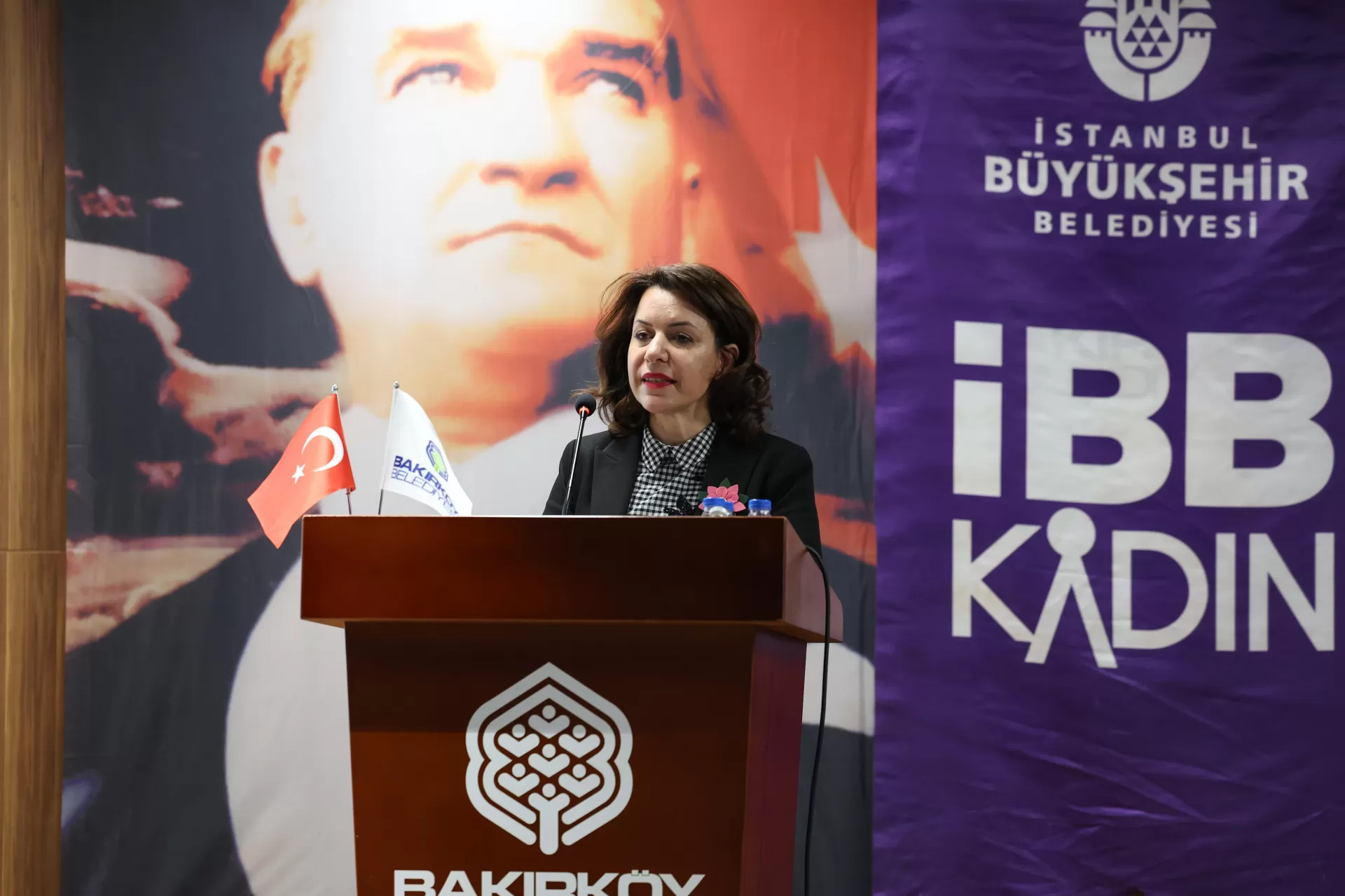 BAKIRKÖY’DE “KADINLAR İÇİN GÜVENLİ YAŞAM ÇALIŞTAYI” DÜZENLENDİ