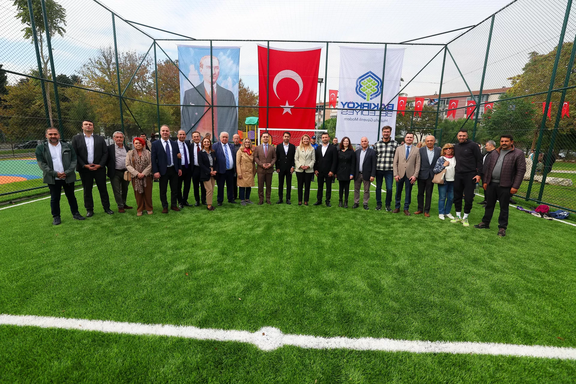 BAKIRKÖY BELEDİYESİ SPOR KOMPLEKSİ YEPYENİ HALİYLE HİZMETE AÇILDI