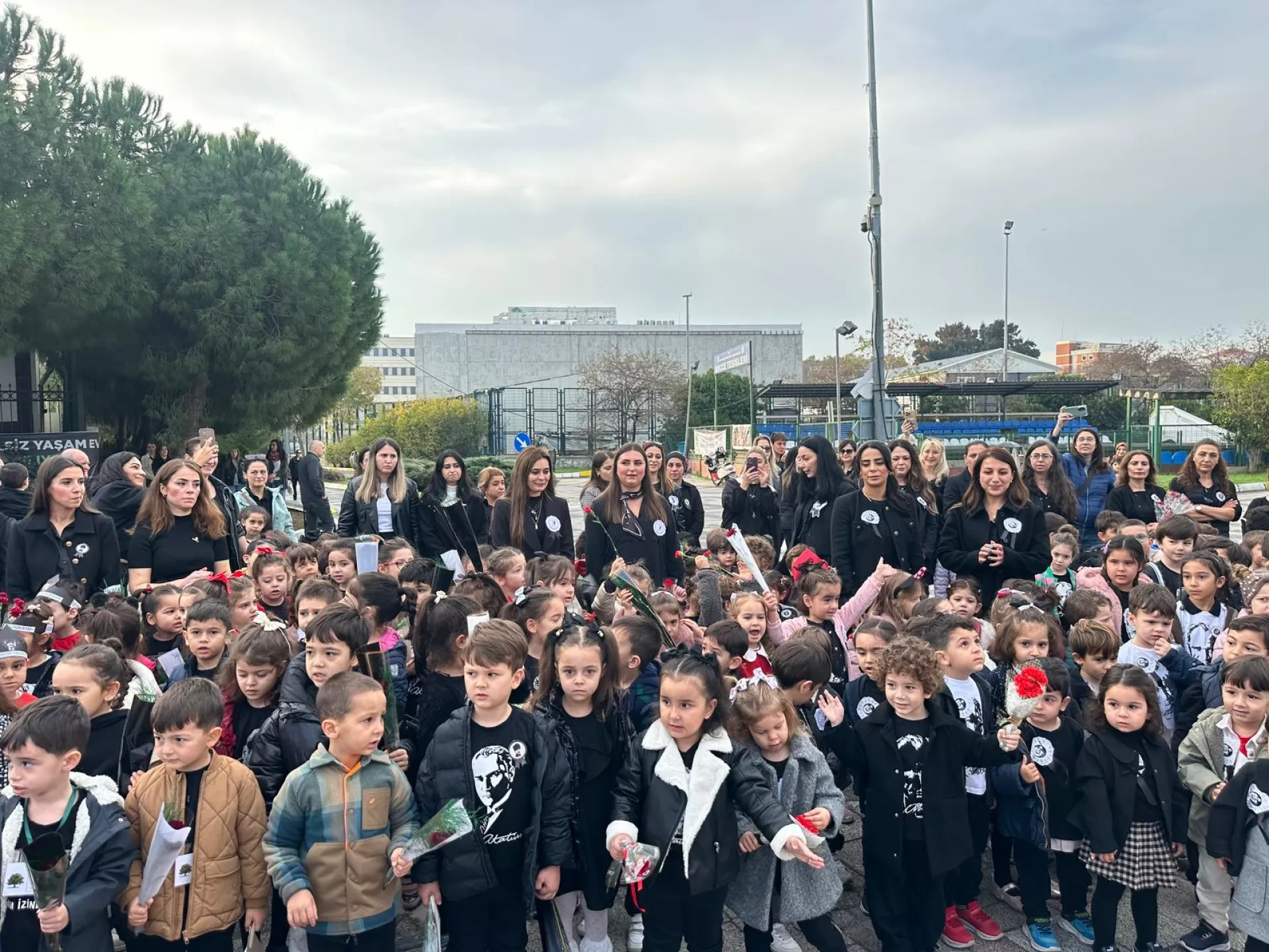 BAKIRKÖY 10 KASIM’DA ATASINI ANDI