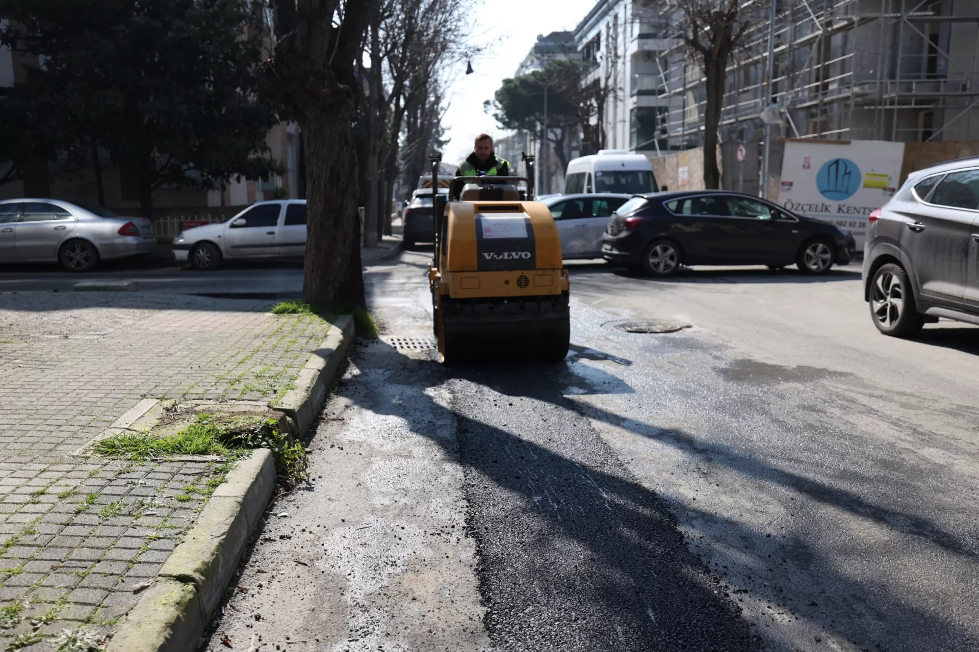 BAKIRKÖY BELEDİYESİ 50 TON ASFALT SERİMİ GERÇEKLEŞTİRDİ