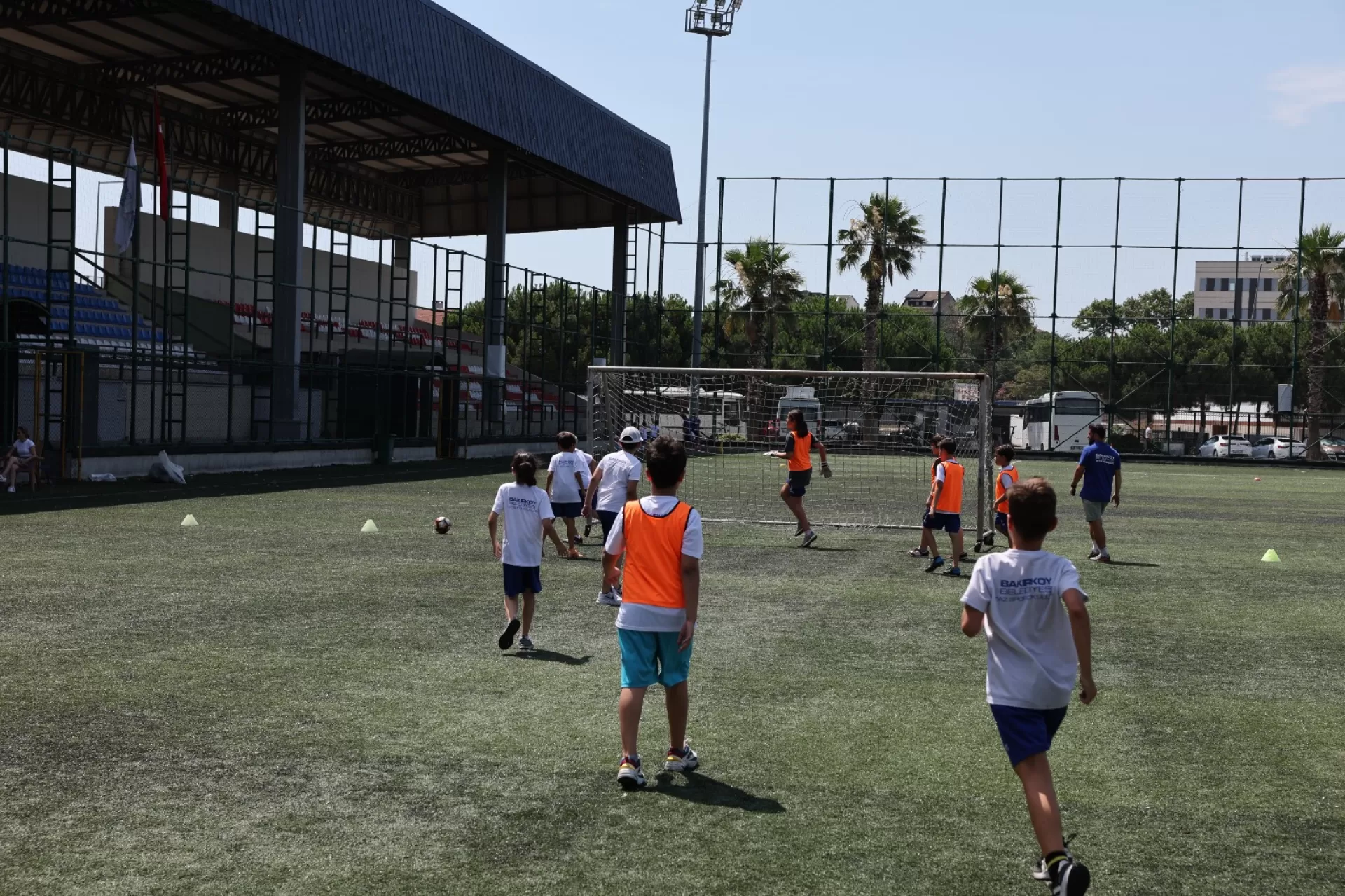 BAKIRKÖYLÜ ÇOCUKLAR YAZ BOYUNCA SPORA DOYACAK!