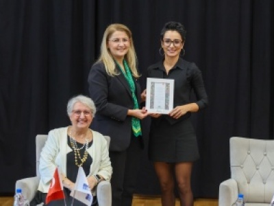 ŞULE AYDIN İLE “TIMARHANEDEN HABER VAR” BAKIRKÖY’DEYDİ