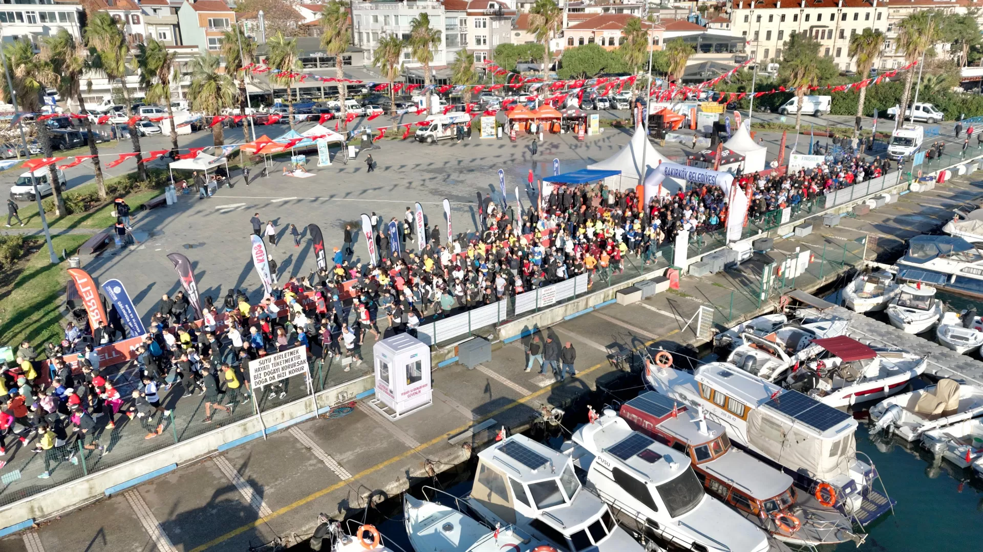 BAKIRKÖY’DE ‘ÖĞRETMENLER GÜNÜ KOŞUSU’ DÜZENLENDİ